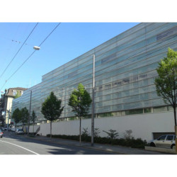 Clinique la Source, montage de façade à Lausanne