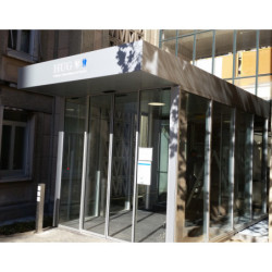 Entree CEVA HUG, montage de façade à Genève