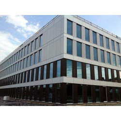Vernie 10, montage de façade à Crissier