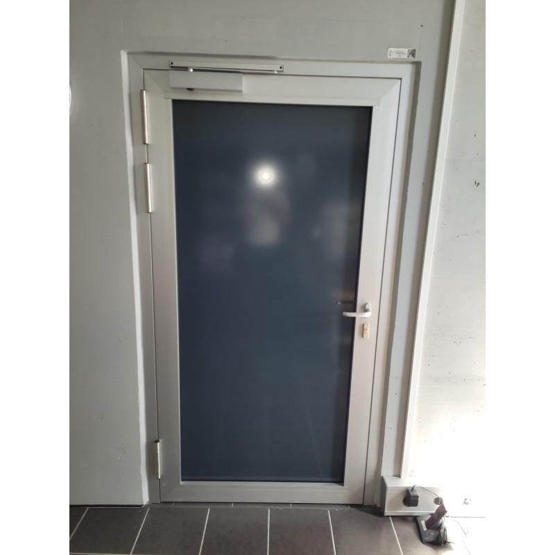 Fabrication sur mesure de porte Alu coupe-feu EI30 pour collège Jaman