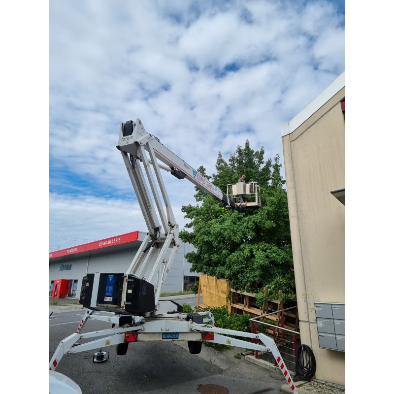 Engin Nacelle Dino Lift 26m sur porteur 3.5 Tonnes
