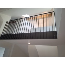 Fabrication et Pose de barrières sur mesure en Inox brossé et Inox thermolaqué, barrière, escalier et garde-corps à Bursinel