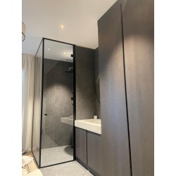 Fourniture et pose de verre pour paroi de douche avec profilé sur mesure très fin, remplacement verre sur une verrière