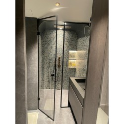 Fourniture et pose de verre pour paroi de douche avec profilé sur mesure très fin, remplacement verre sur une verrière