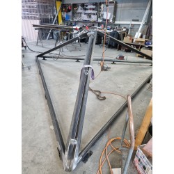 Fourniture et Pose de garde-corps en acier thermolaqué et verrière pyramidale