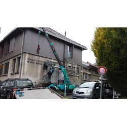 Engin Mini-grue MAEDA285, capacité de 1.95 tonnes