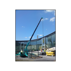 Engin Mini-grue MAEDA385, capacité de 3.5 tonnes