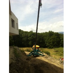 Engin Mini-grue MAEDA385, capacité de 3.5 tonnes
