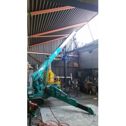 Engin Mini-grue MAEDA385, capacité de 3.5 tonnes