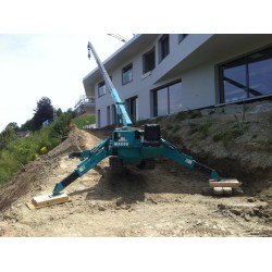 Engin Mini-grue MAEDA385, capacité de 3.5 tonnes