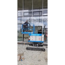 Nacelle à ciseau Bibi 850 chenillard auto-nivellée