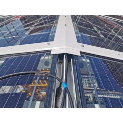 Toiture Solaire à Zurich Green-City en verre bi-PV et système Poteaux-Traverse