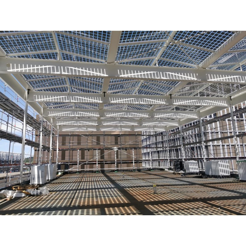 Toiture Solaire à Zurich Green-City en verre bi-PV et système Poteaux-Traverse