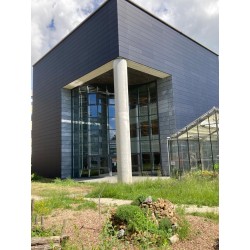 Montage de façade ventillée Solaire PV Unimail à Neuchâtel